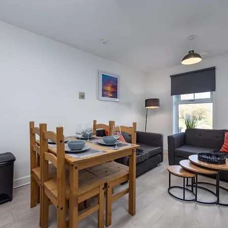 Cosy Retreat By Haven Escapes With Free Off-street Parking In Seacroft Leeds (West Yorkshire)