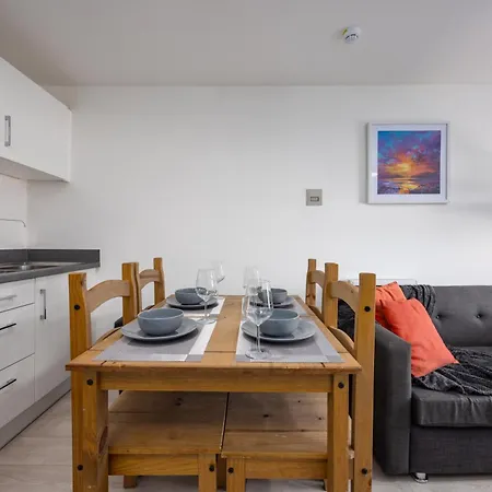 Apartment Cosy Retreat By Haven Escapes With Free Off-street Parking In Seacroft *