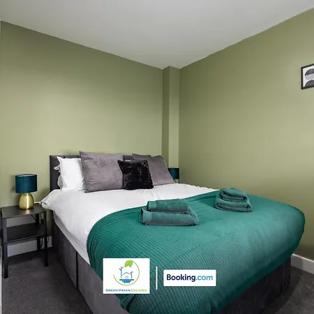 Cosy Retreat By Haven Escapes Short Lets & Serviced Seacroft With Free Off-street Parking & Pet-friendly