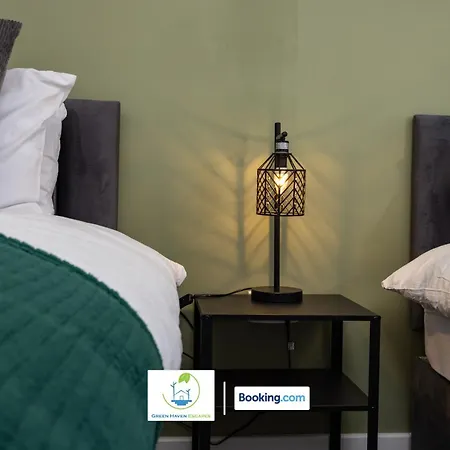 Apartment Cosy Retreat By Haven Escapes With Free Off-street Parking In Seacroft Leeds (West Yorkshire)