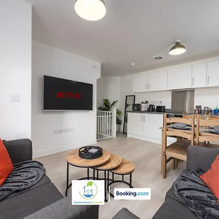 Apartment Cosy Retreat By Haven Escapes Short Lets & Serviced Seacroft With Free Off-street Parking & Pet-friendly *