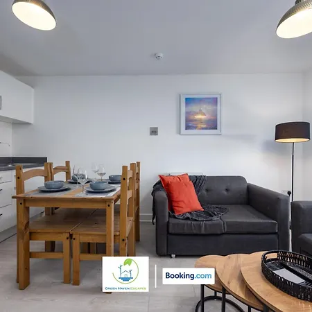 Apartment Cosy Retreat By Haven Escapes With Free Off-street Parking In Seacroft Leeds (West Yorkshire)