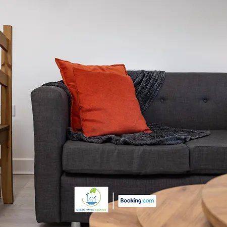 Apartment Cosy Retreat By Haven Escapes With Free Off-street Parking In Seacroft Leeds (West Yorkshire)