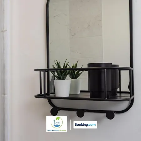 Cosy Retreat By Haven Escapes Short Lets & Serviced Seacroft With Free Off-street Parking & Pet-friendly *