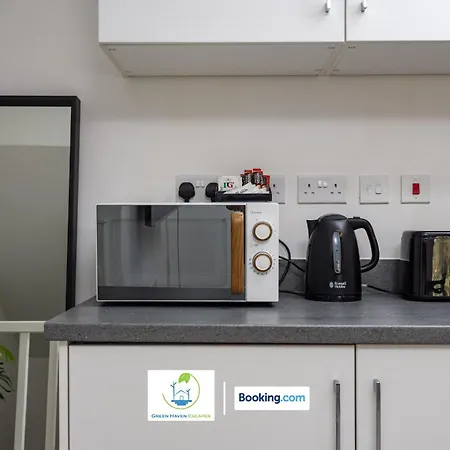 Cosy Retreat By Haven Escapes With Free Off-street Parking In Seacroft Apartment