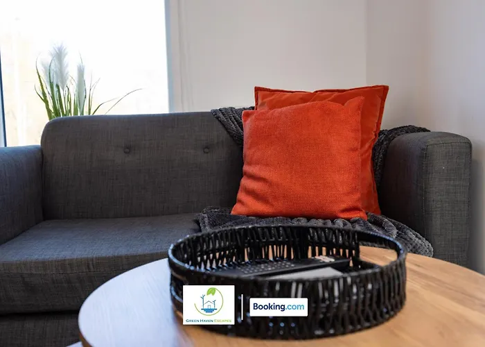 Cosy Retreat By Haven Escapes Short Lets & Serviced Seacroft With Free Off-street Parking & Pet-friendly Leeds (West Yorkshire)