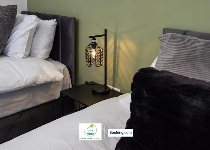 Cosy Retreat By Haven Escapes Short Lets & Serviced Seacroft With Free Off-street Parking & Pet-friendly *