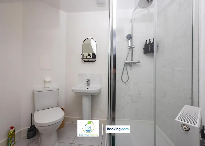 Apartment Cosy Retreat By Haven Escapes Short Lets & Serviced Seacroft With Free Off-street Parking & Pet-friendly