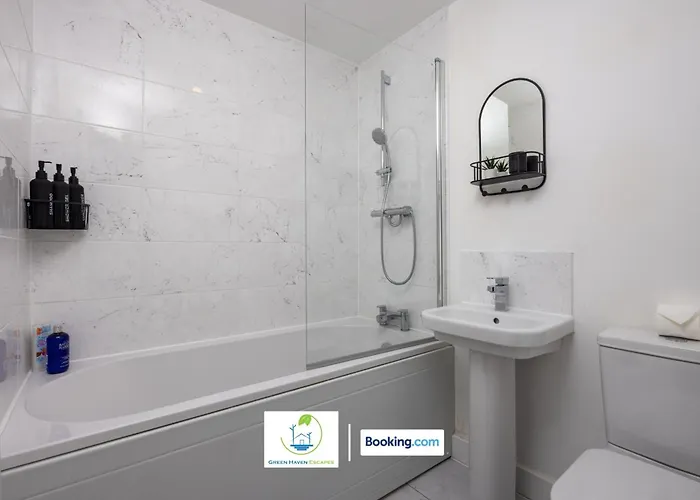 Cosy Retreat By Haven Escapes Short Lets & Serviced Seacroft With Free Off-street Parking & Pet-friendly Leeds (West Yorkshire)