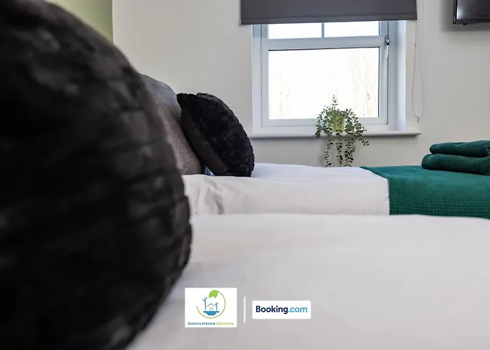 Cosy Retreat By Haven Escapes Short Lets & Serviced Seacroft With Free Off-street Parking & Pet-friendly