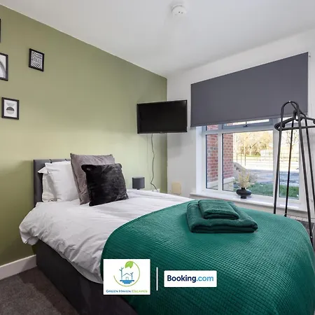 Cosy Retreat By Haven Escapes Short Lets & Serviced Seacroft With Free Off-street Parking & Pet-friendly リーズ